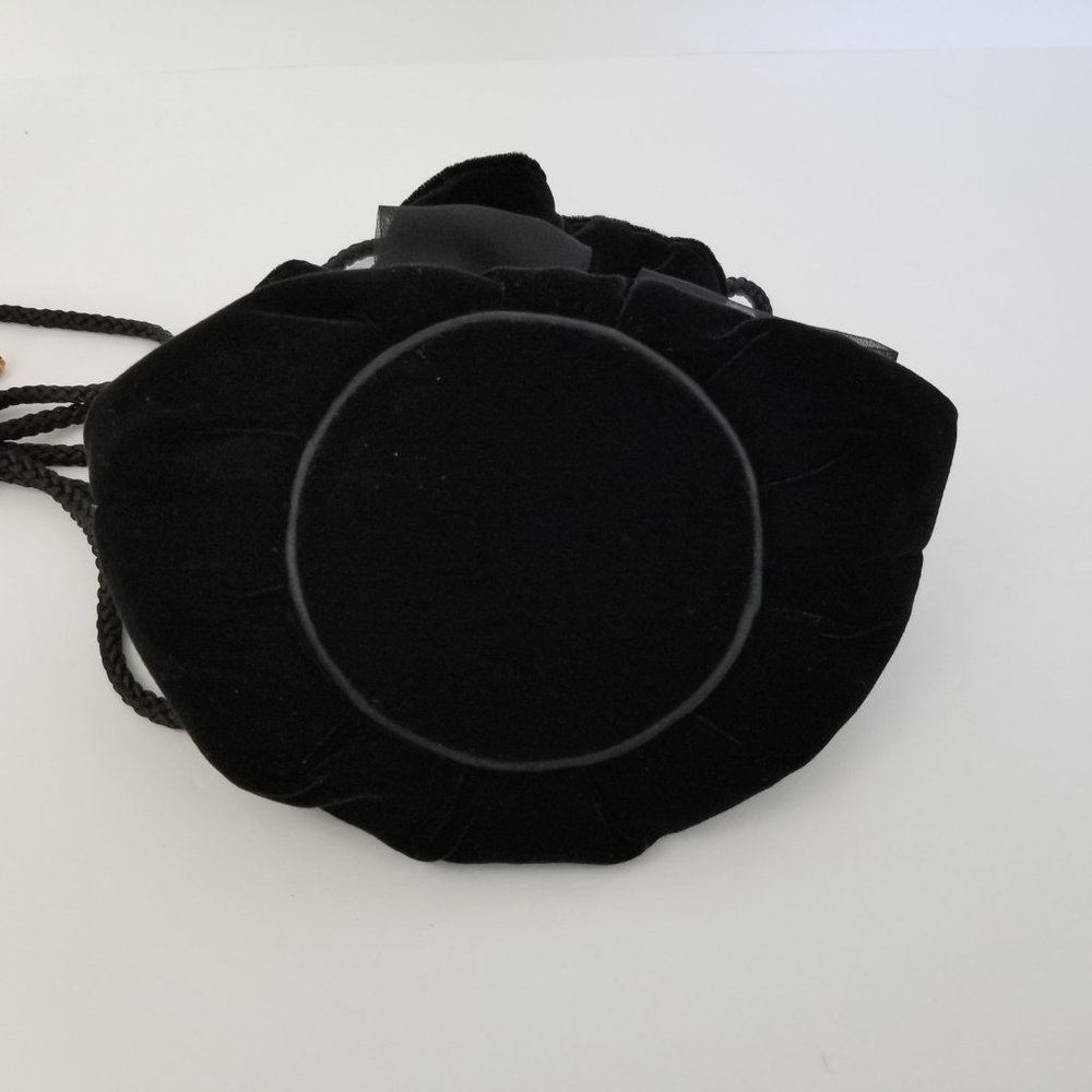 CAROLYNE BARTON Black Velvet Drawstring Clutch Bag - Picture 5 of 8